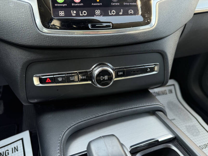 2023 Volvo XC90 B5 Core