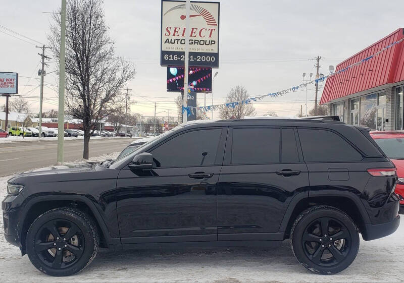 2023 Jeep Grand Cherokee Altitude's photo