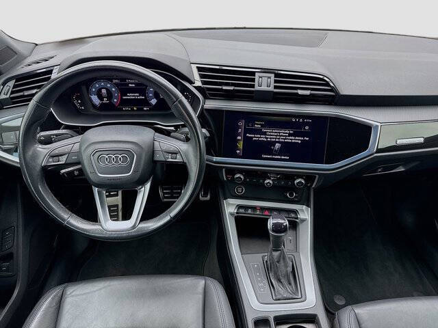 2022 Audi Q3 quattro S line Premium 45 TFSI