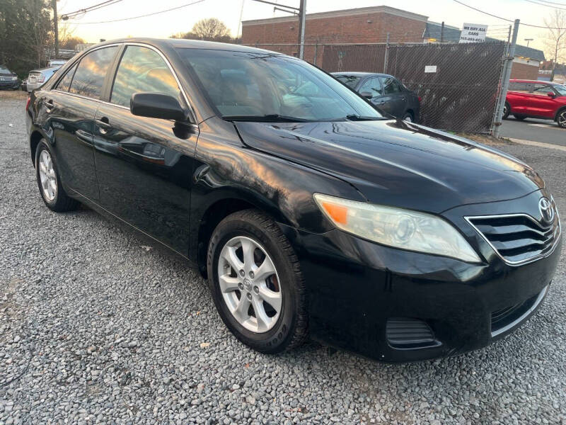 2011 Toyota Camry LE photo 3