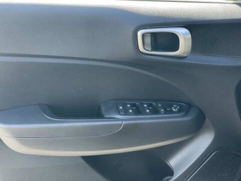 2025 Hyundai Venue SE