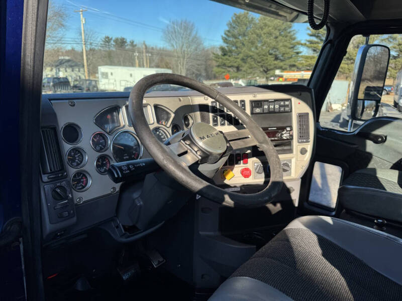 2018 Mack Gu713