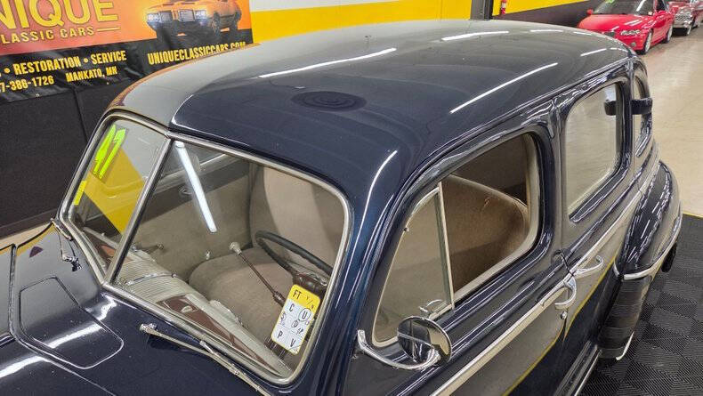1947 Ford Deluxe