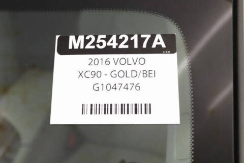 2016 Volvo XC90 T6 Momentum