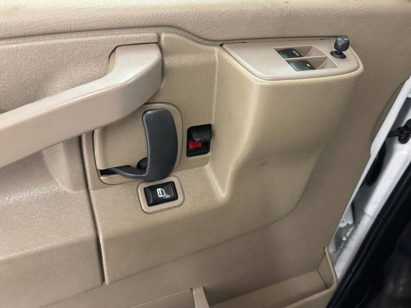 2021 Chevrolet Express 2500