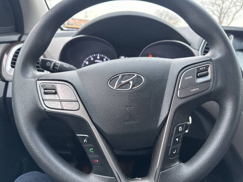 2017 Hyundai Santa Fe SE