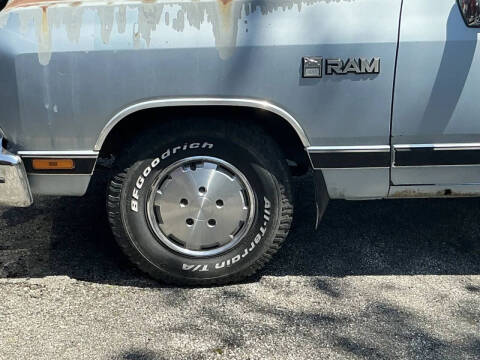 1989 Dodge RAM 100