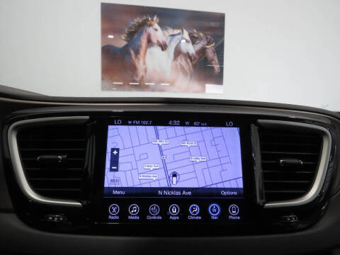2017 Chrysler Pacifica Touring-L