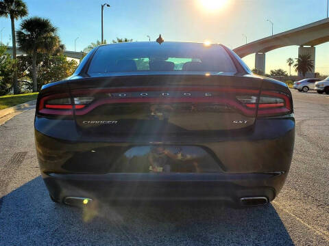 2017 Dodge Charger SXT