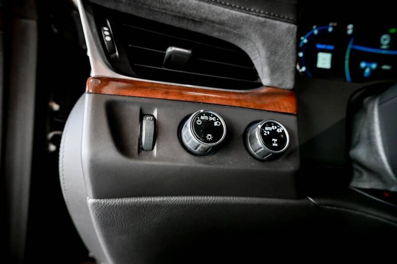 2017 Cadillac Escalade Luxury