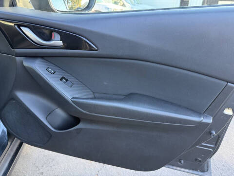 2015 Mazda MAZDA3 i Sport