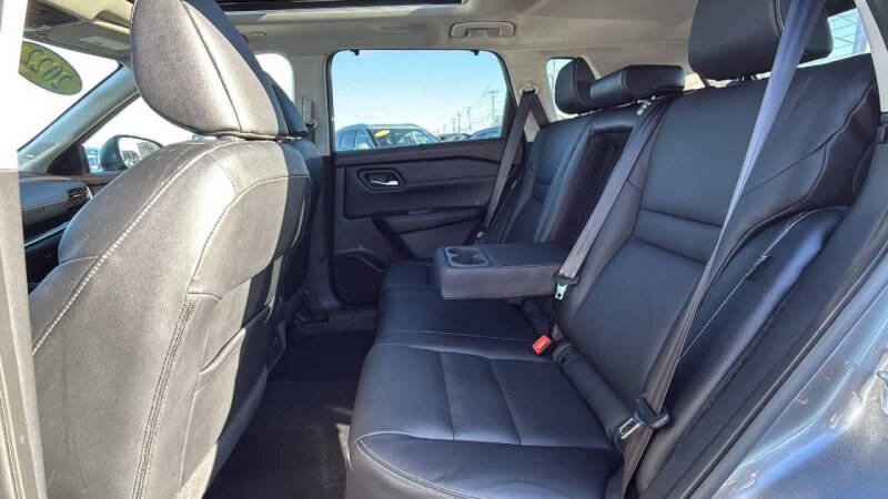 2022 Nissan Rogue SL