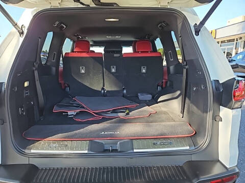 2022 Lexus LX 600 F SPORT Handling