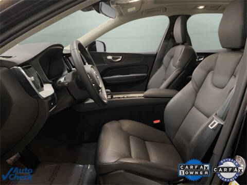 2025 Volvo XC60 B5 Plus Dark Theme