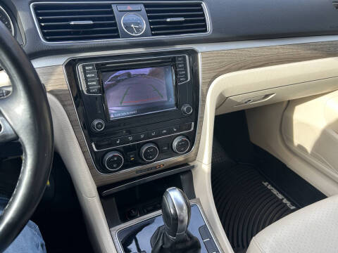 2016 Volkswagen Passat 1.8T SE