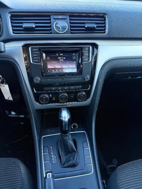 2016 Volkswagen Passat 1.8T S