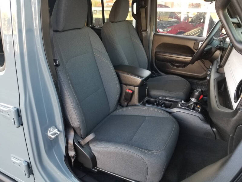 2024 Jeep Gladiator NightHawk