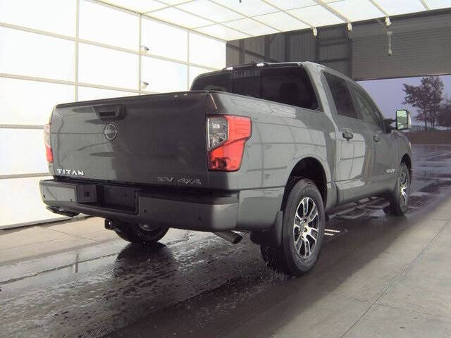 2024 Nissan Titan SV