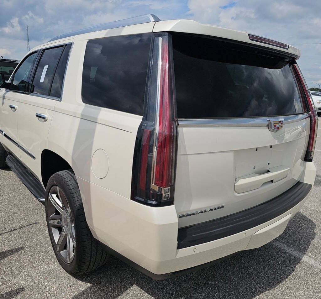 2015 Cadillac Escalade Luxury photo 9