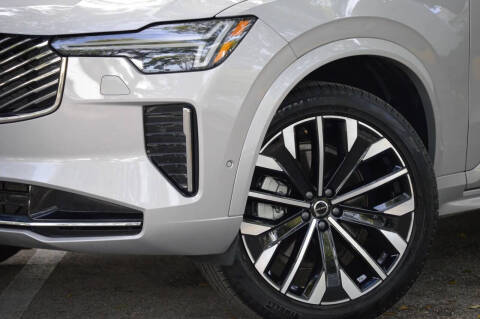 2025 Volvo XC90 B6 Plus Bright Theme 7P