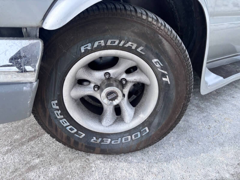 2000 Ford E-Series E-150