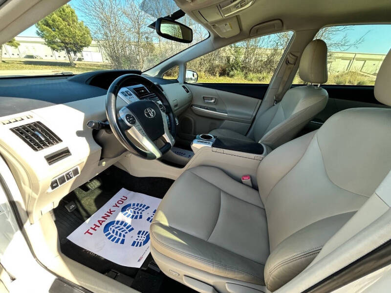 2013 Toyota Prius v Two