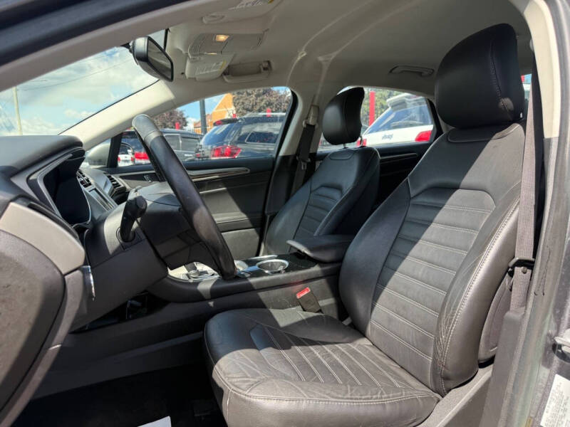 2014 Ford Fusion SE