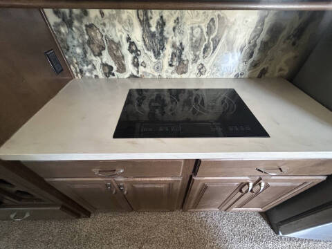 2016 CEDAR CREEK 38EL