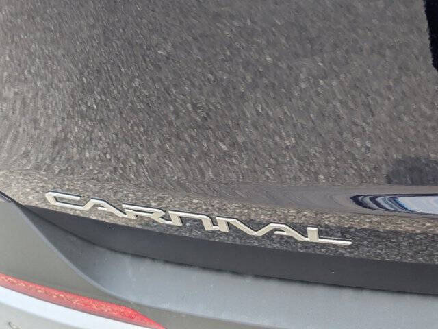 2025 Kia Carnival LX