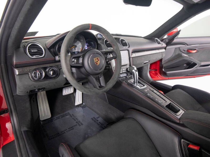 2023 Porsche 718 Cayman GT4