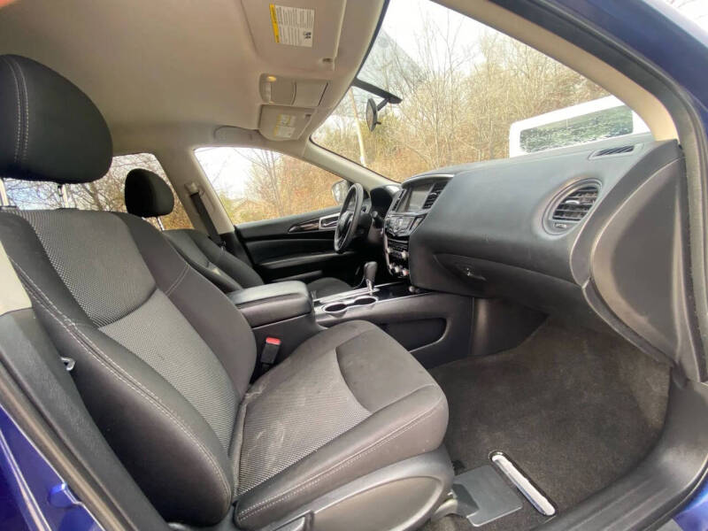 2020 Nissan Pathfinder S