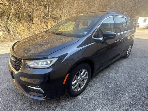 2021 Chrysler Pacifica for sale at BHT Motors LLC in Imperial MO