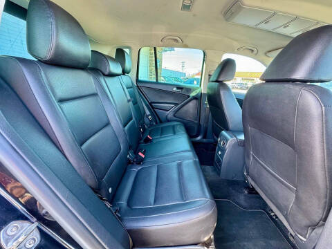 2012 Volkswagen Tiguan SEL 4Motion