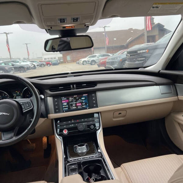 2016 Jaguar XF 35t Prestige