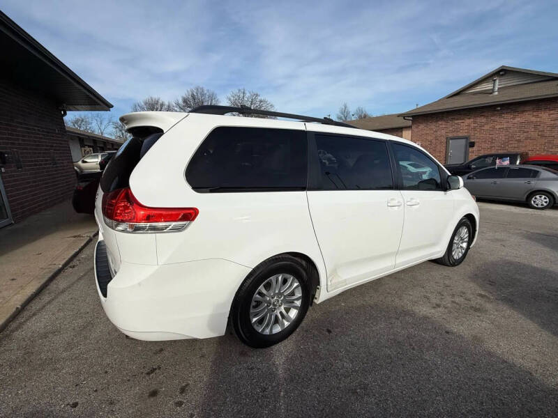 2011 Toyota Sienna