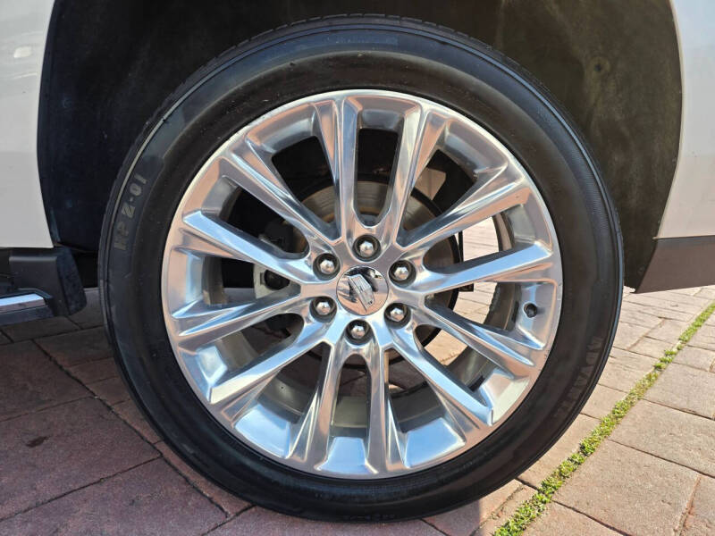 2017 Cadillac Escalade Luxury