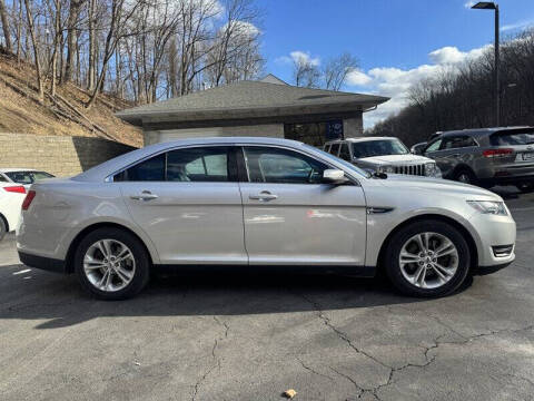 2013 Ford Taurus SEL