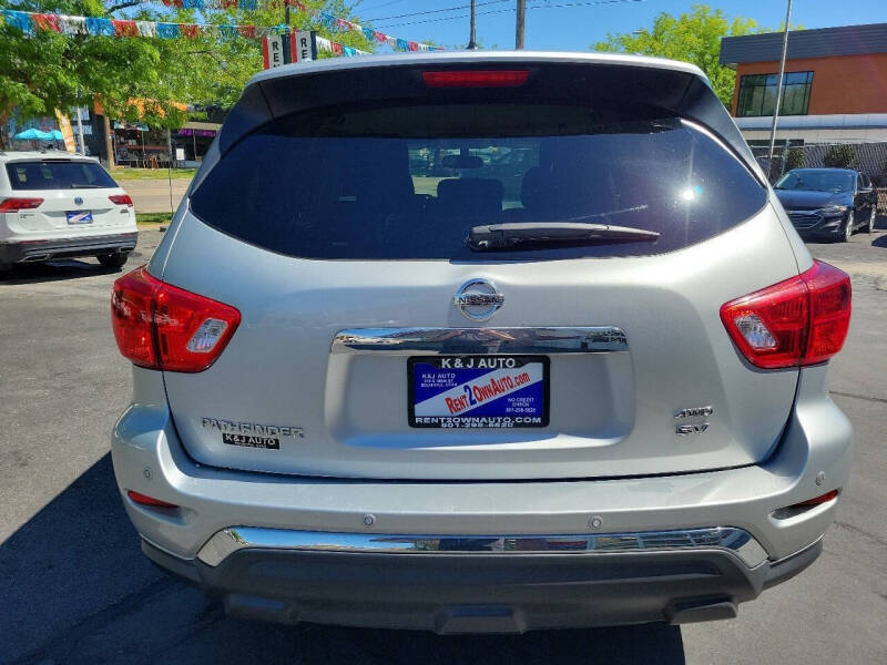 2017 Nissan Pathfinder SV