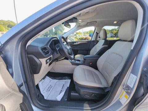 2022 Ford Escape Hybrid Titanium