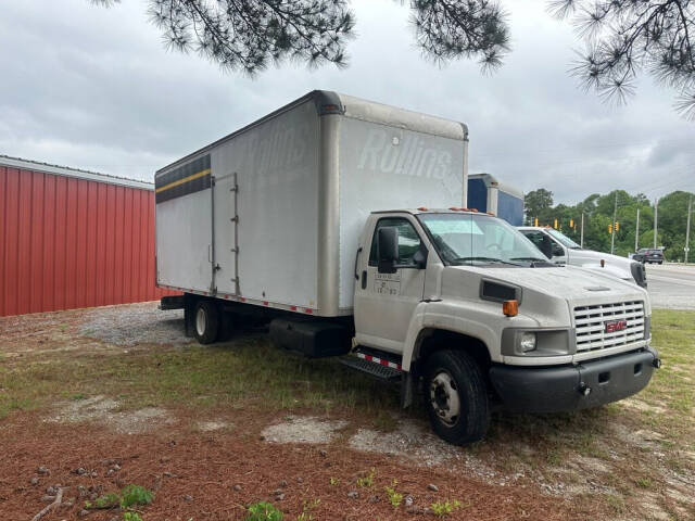 2005 GMC C5500 null photo 3