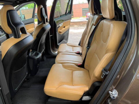 2017 Volvo XC90 T5 Momentum