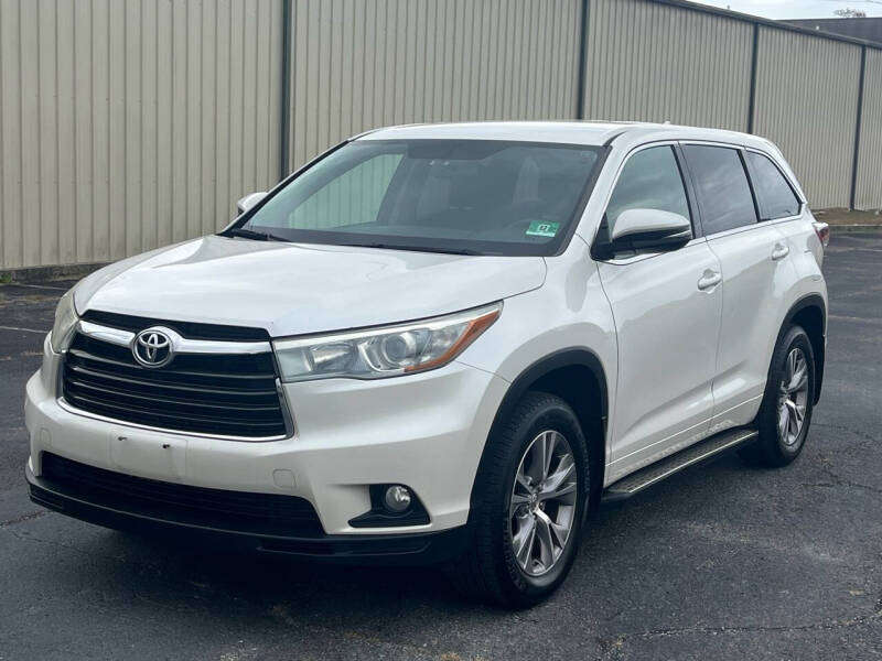 Toyota Highlander's photo