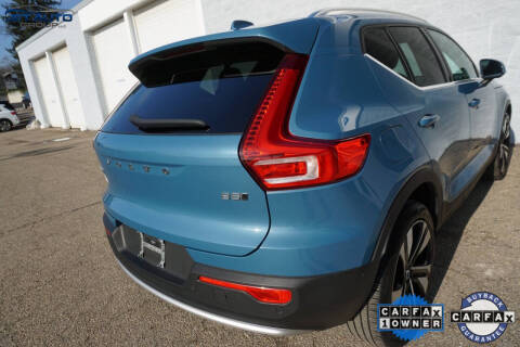 2023 Volvo XC40 B5 Ultimate Bright Theme
