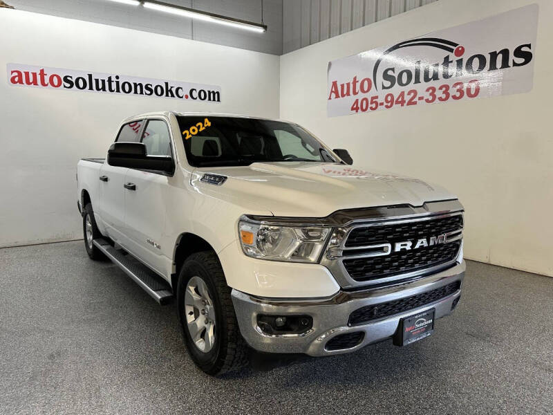 2024 RAM 1500 Big Horn/Lone Star 4x4 Crew Cab 5'7's photo