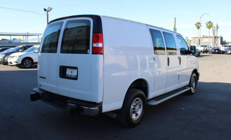 2022 Chevrolet Express 2500