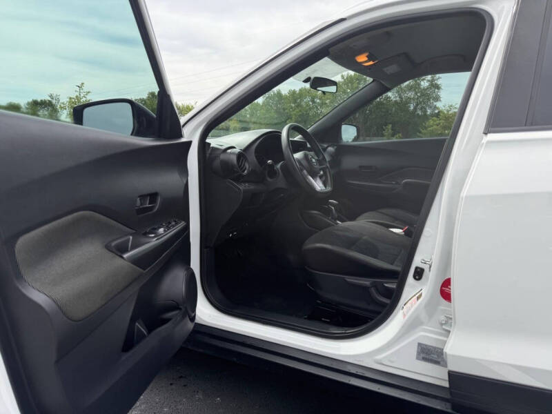 2019 Nissan Kicks S