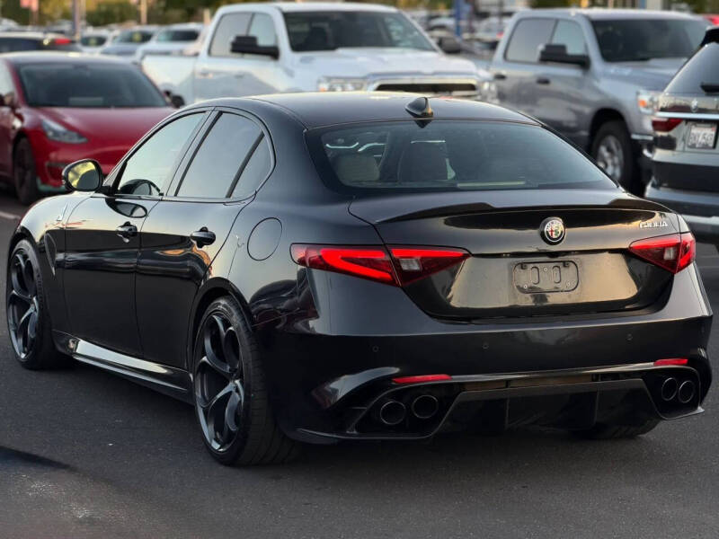 2017 Alfa Romeo Giulia Quadrifoglio