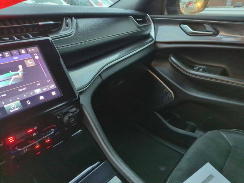 2021 Jeep Grand Cherokee L Laredo