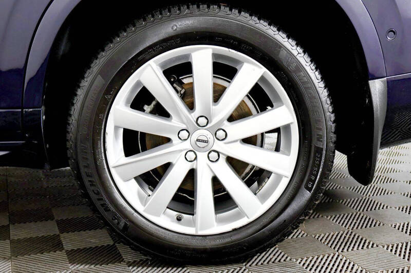 2017 Volvo XC90 T6 Momentum