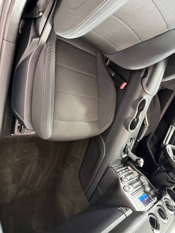 2015 Ford Mustang V6